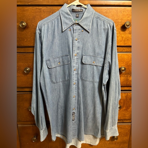 G.H. Bass & Co. ⚜️ Compass Denim Button Down Long Sleeved Shirt - Picture 2 of 6